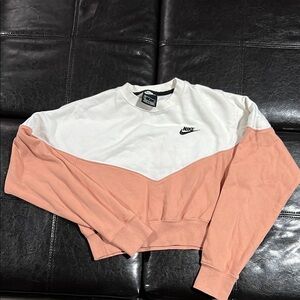 Nike Women's Pink and White cropped Sweater